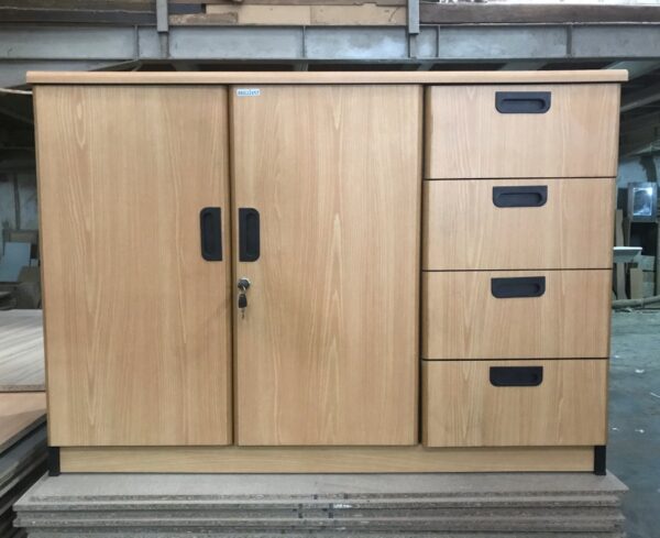 Credensa Pintu Panel+Laci 4 Susun Aura Bandung type ACRD 75